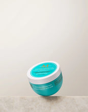 Load image into Gallery viewer, Weightless Hydrating Mask by Moroccan Oil
