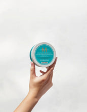 Load image into Gallery viewer, Weightless Hydrating Mask by Moroccan Oil
